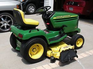 2000 John Deere 345 Riding Lawn Mower
