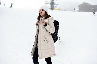 Women's Luxury Winter Warm Coat Slim Fit Belted Red Long Duck Down Puffer Parka