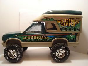 Nylint Wilderness camper Truck with Boat Metal Muscle Tires