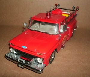 1 18 Chevy C20 Fire Truck Diecast Model 1965 Chevrolet C 20 Pick Up Truck
