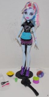 New Monster High Abbey Bominable Home Ick Classroom Loose Doll