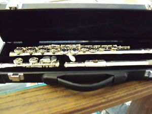Clean Yamaha Flute F100S Good Pads Ready to Play