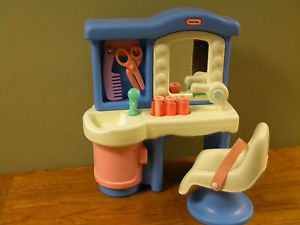 Little Tikes Baby Doll Beauty Salon w Chair Vanity Curlers Comb Scissors
