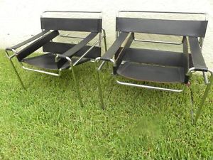 Vintage Pair Mid Century Wassily Black Leather Chrome Chairs by Knoll No Mark