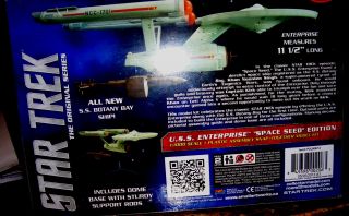 Star Trek USS Enterprise 1701 1 1000 Scale Snap Kit Space Seed Edition New 2013