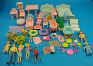 1993 Fisher Price Loving Family Playskool Dollhouse Doll Furniture Figurine Lot