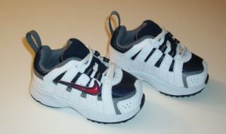 Baby Boys Nike Shoes Size 4 New