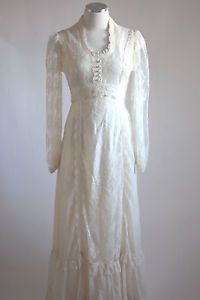 Vintage Ivory Lace Wedding Dress