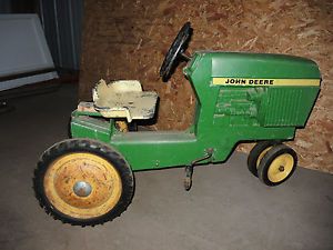 Vintage John Deere Pedal Tractor Ertl Model 520 Kids Toy Riding Farm