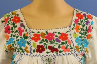 Vtg White Mexican Floral Embroidery Hippie Maxi Dress
