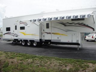 44' Toy Hauler Extra Clean Generator Booth Dinette Triple Slide