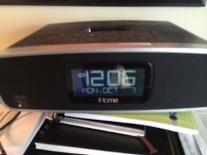 iHome Dual Alarm Clock Radio