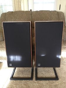Ads Model L810 Bookshelf Speaker Series II with Metal Bases Look Like New