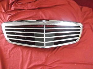 Used Mercedes Benz 2010 13 Class Grille w Distronic Cruise Control Plate