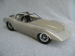Monogram 1 8 Scale 82 Chevy Corvette Body and Related Parts Has BEEN Glued