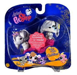 Hasbro Year 2007 Littlest Pet Shop Pet Pairs "Cuddliest" Series Bobble Head Pet Figure Set   Sheep Dog with Purple Bow Tie (#465) and Sheepdog with Yellow Flower (#466) Plus Rug (63634) Toys & Games