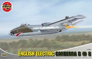 Airfix A10102 148 Scale English Electric Canberra B(I) 8 Military Aircraft Classic Kit Series 10 Toys & Games